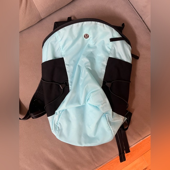 Lululemon Athletica Aqua and Black Run All Day Backpack - Picture 4 of 11